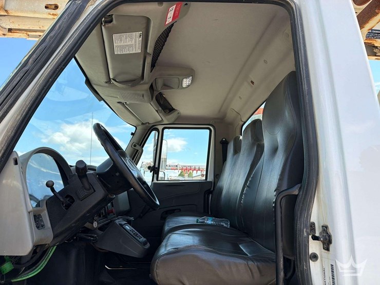 2019-international-durastar-4300-image-29