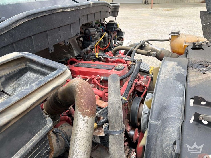 2019-international-durastar-4300-image-19