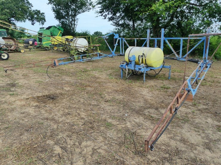 3pt-200-gal-boom-sprayer-image-1