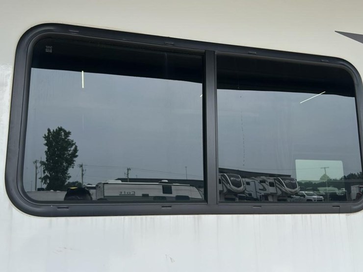 #140-•-2025-grand-design-imagine-xls-22mle-camper-image-23