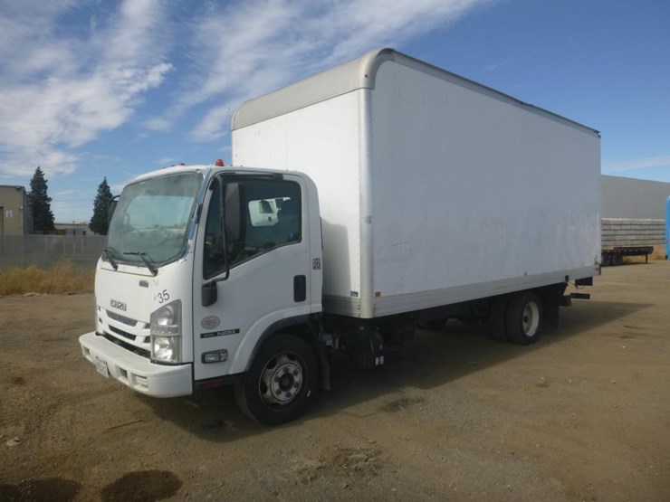2017-isuzu-nrr-image-1