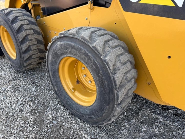 2015-caterpillar-262d-image-17