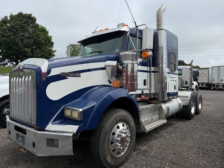 #6-•-2018-kenworth-t800-tandem-axle-road-tractor-image-1