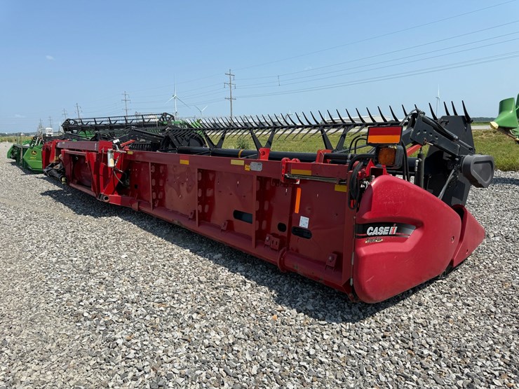 2014-case-ih-3162-image-1
