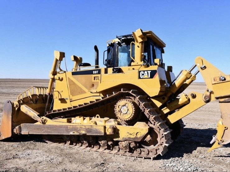 2019-caterpillar-d8t-image-1