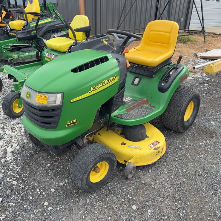 JOHN DEERE L118