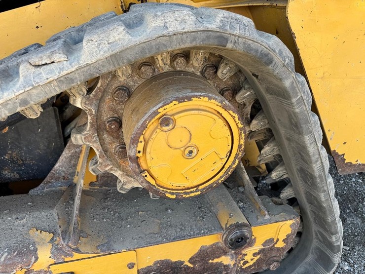 2017-caterpillar-249d-image-15