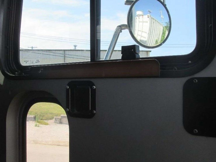 2016-mack-mru613-image-25