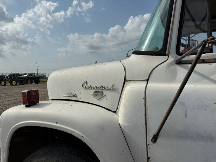1971-international-loadstar-image-24