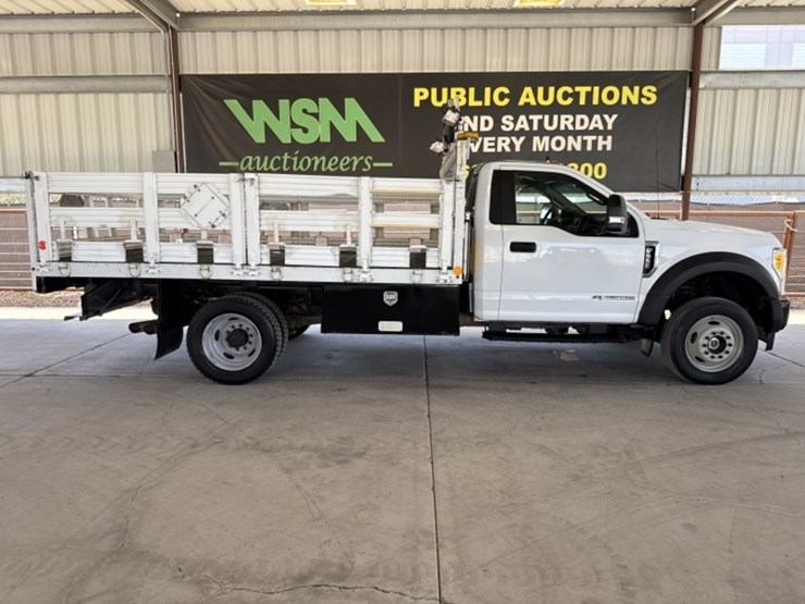 2017-ford-f550-image-1