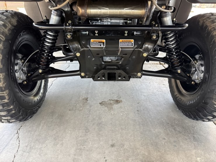 2023-can-am-defender-pro-limited-sxs-image-14