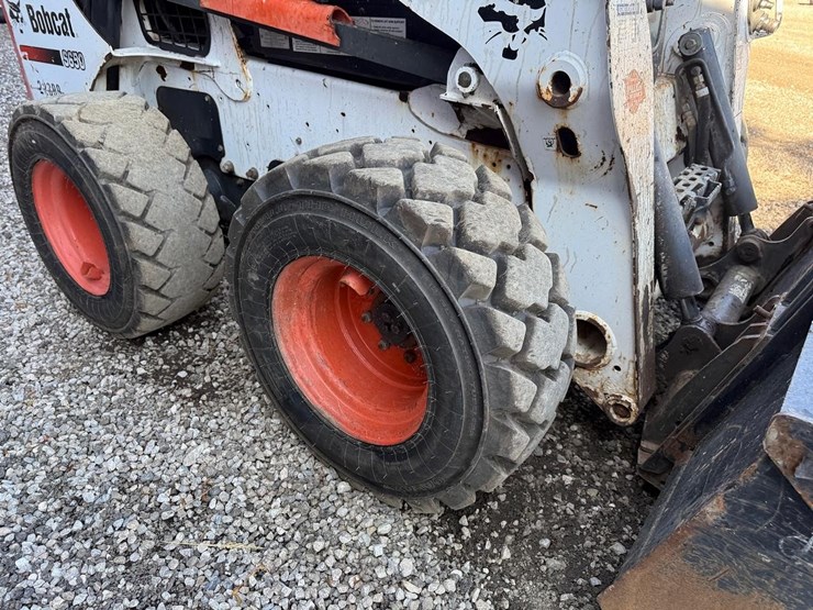2015-bobcat-s650-image-12