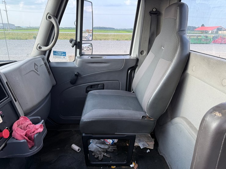 2008-international-durastar-4400-image-44