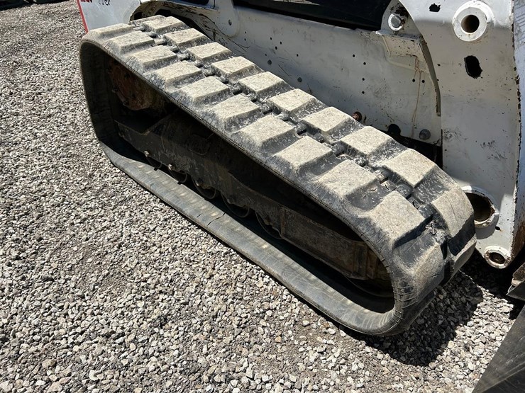 2017-bobcat-t750-image-12