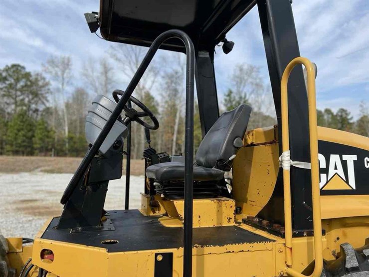 2008-caterpillar-cp56-image-12