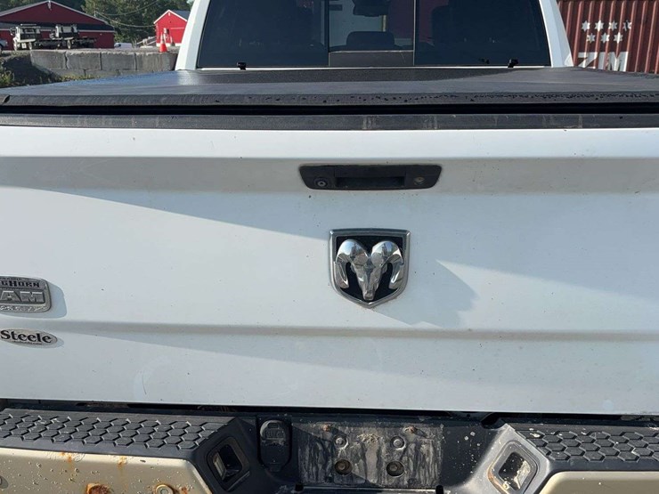 2016-ram-1500-laramie-longhorn-image-31