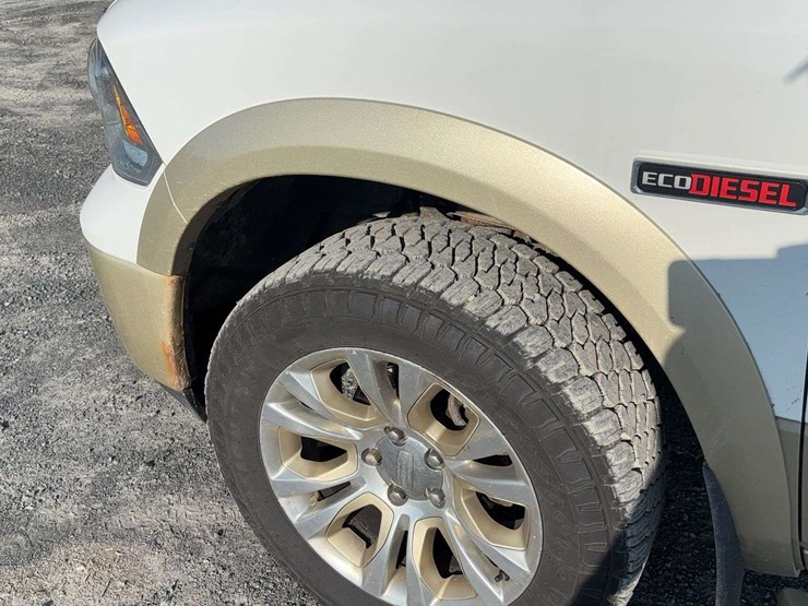 2016-ram-1500-laramie-longhorn-image-24