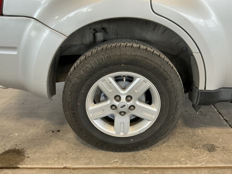 2009-ford-escape-hybrid-image-8