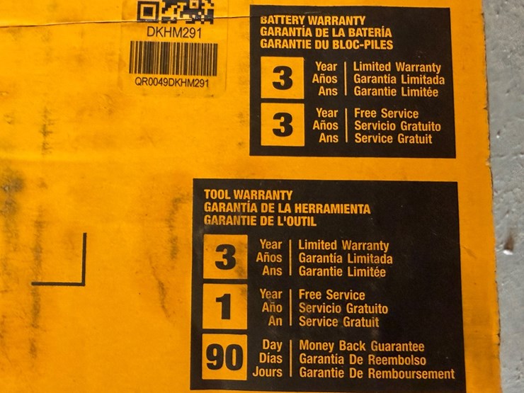 #15-•-dewalt-xr-sander-battery-and-charger-image-15