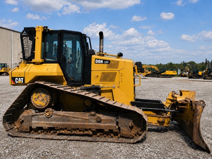 2019-caterpillar-d6n-lgp-image-2