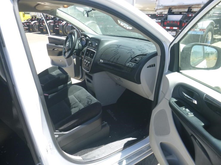 2014-dodge-grand-caravan-image-6