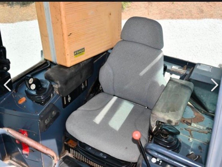 2008-deere-700j-xlt-image-8