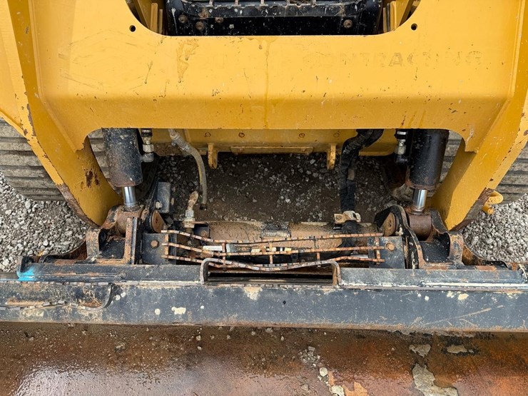 2022-caterpillar-259d3-image-19