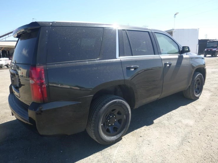 2019-chevrolet-tahoe-image-3