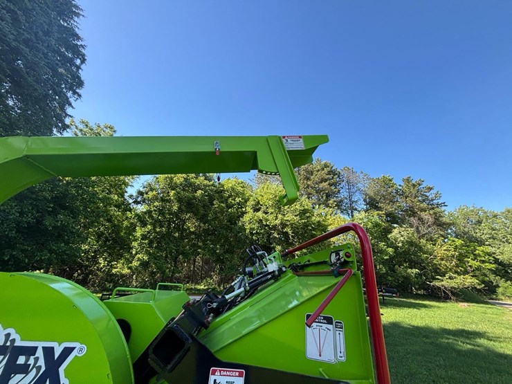 #157-•-2024-vortex-v12-31-towable-brush-chipper-image-31