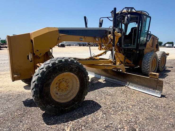 2008-caterpillar-12m-image-3