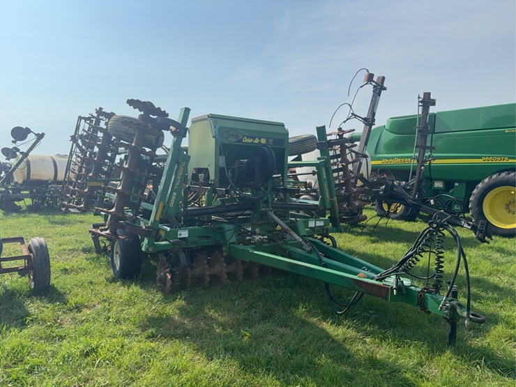 2200-turbo-till-(2200tt)-22'-with-gandy-air-seeder-image-3