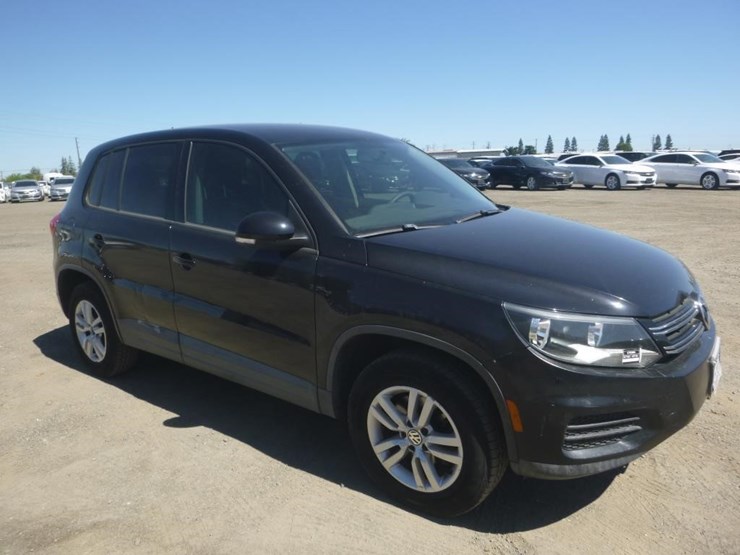 2012-volkswagen-tiguan-image-2