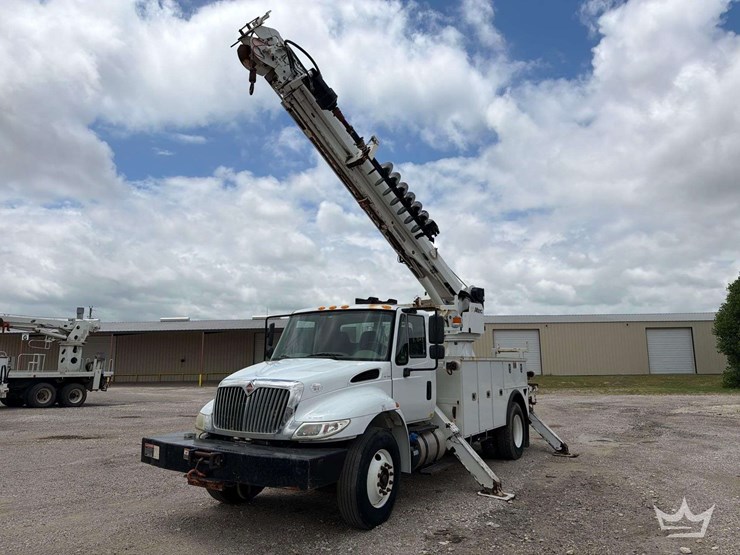 2019-international-durastar-4300-image-2