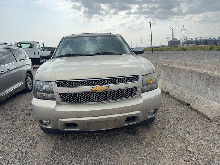 2009-chevrolet-tahoe-image-2