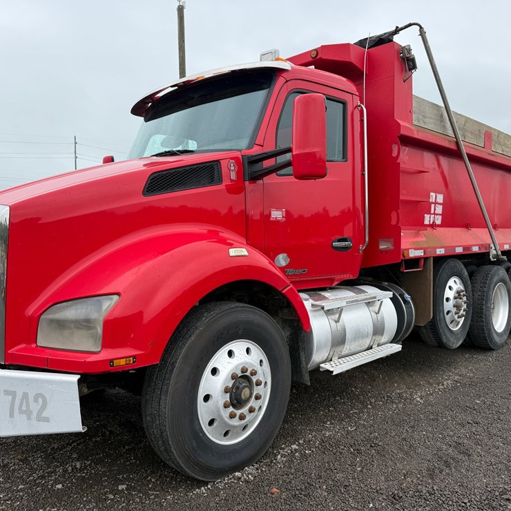 2015 KENWORTH T880