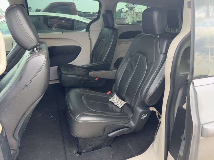 2017-chrysler-pacifica-image-20