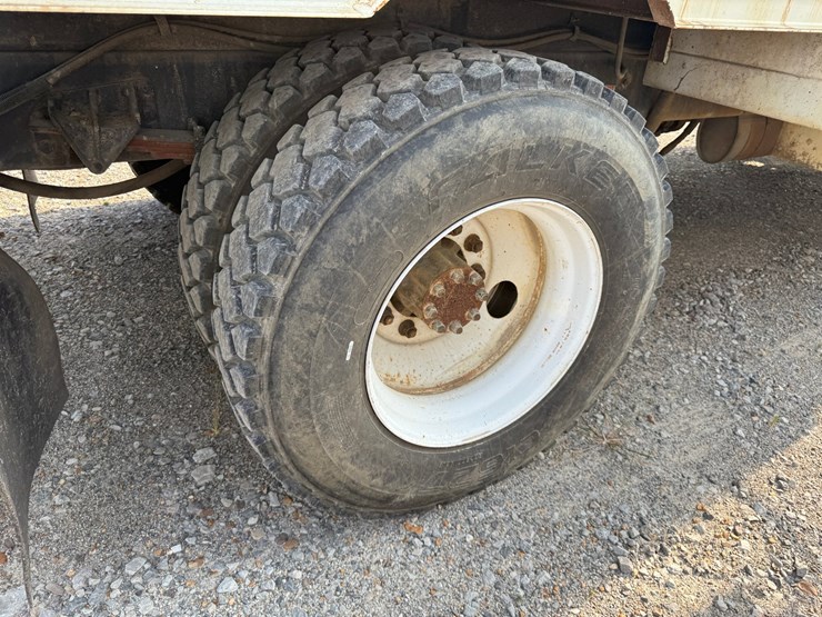 2007-international-durastar-4300-image-78
