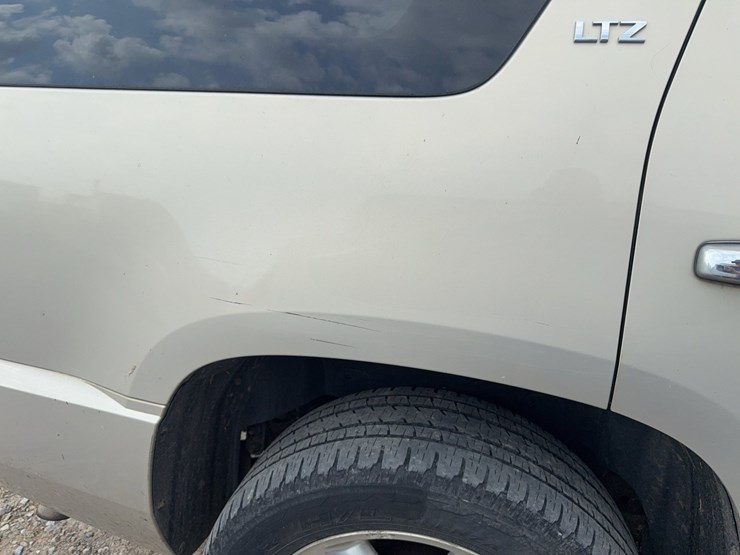 2009-chevrolet-tahoe-image-19