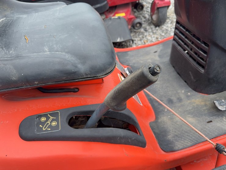 kubota-t1670-image-30