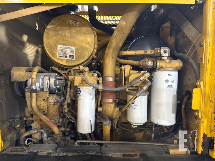 2004-caterpillar-120h-image-25