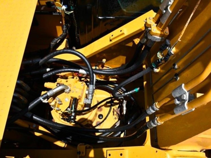 2022-caterpillar-330l-image-9