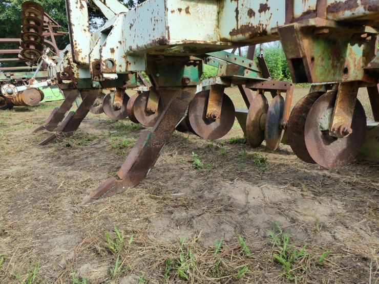 kmc-6-row-ripper-stripper-bedder-image-6