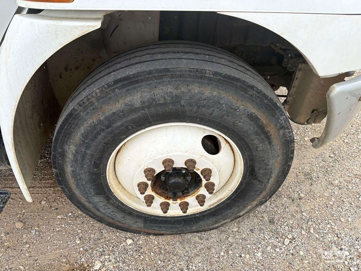 2018-international-durastar-4300-image-41