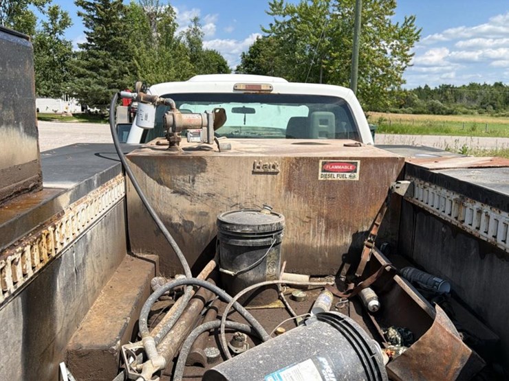 2013-ford-f550-image-13
