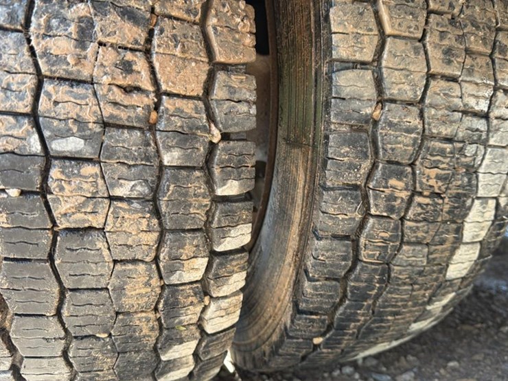 2013-ford-f550-image-25