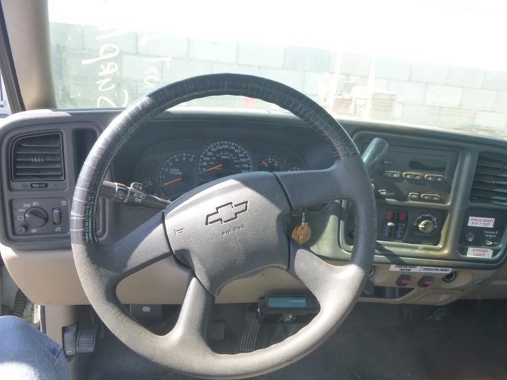 2003-chevrolet-silverado-2500hd-image-10