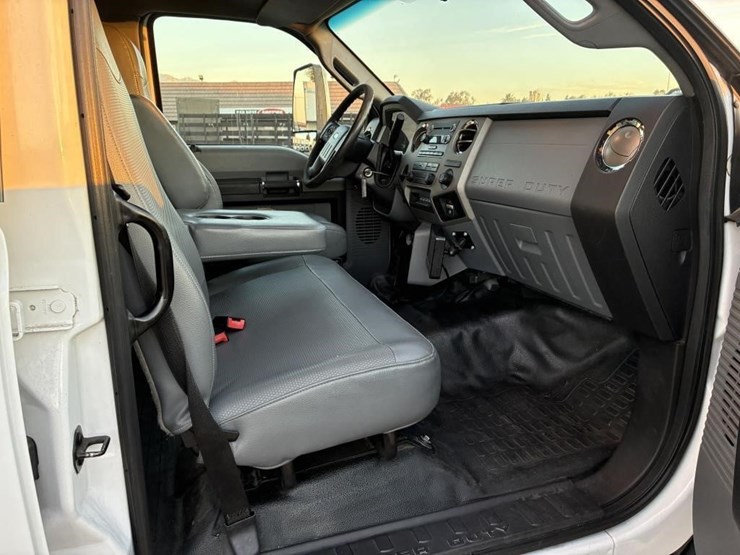 2016-ford-f650-xlt-image-13