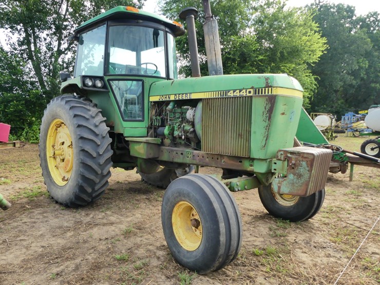 john-deere-4440-image-2