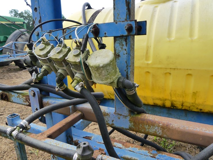 3pt-200-gal-boom-sprayer-image-8