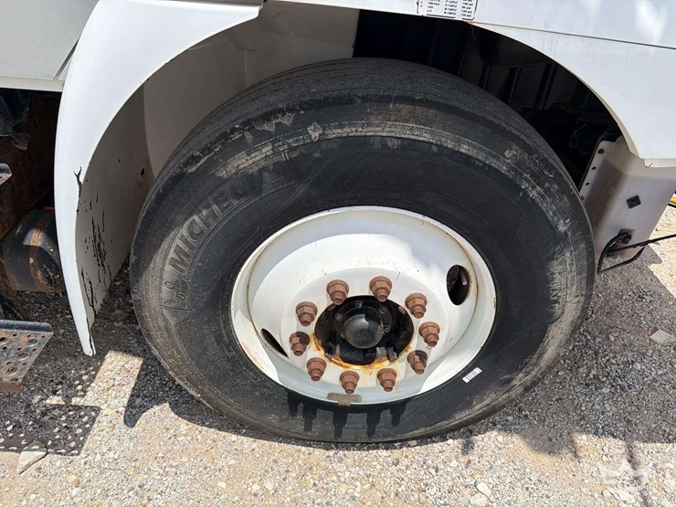 2019-international-durastar-4300-image-42